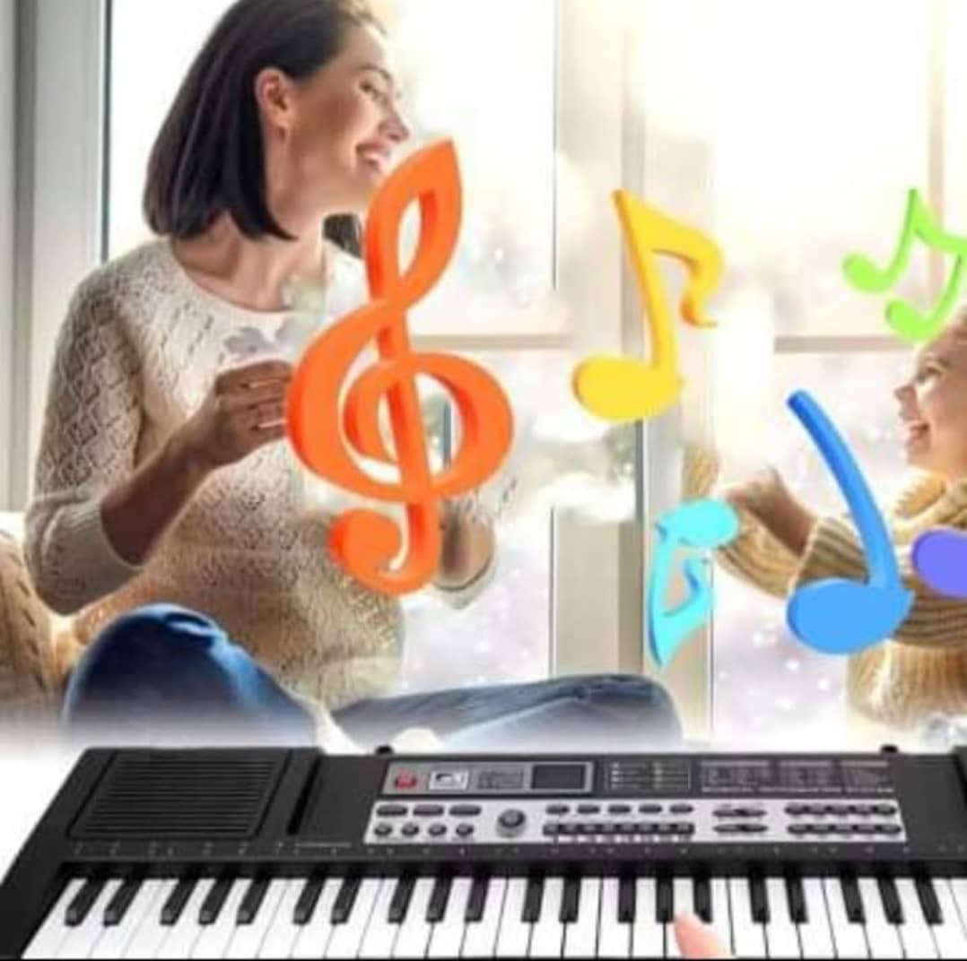 Piano apprentissage pour enfants et grande personne, ça prends clé USB, 61 touches et micro.