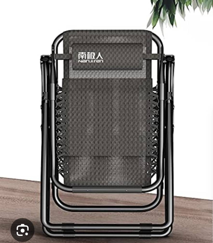 Chaise relaxe pliable - 25000f.        Profitez d'un confort Total avec cette chaise ultra pratique :      Dossier inclinable.       Accoudoirs solides , support téléphone+ porte gobelet et orthopédique, facile à plier et ranger .